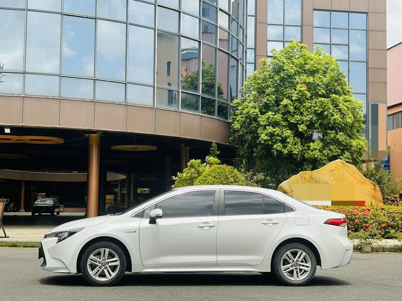 Toyota 2022 Lei Ling Shuangqing 1.8H Stepless Enterprising Automatic Gear 13