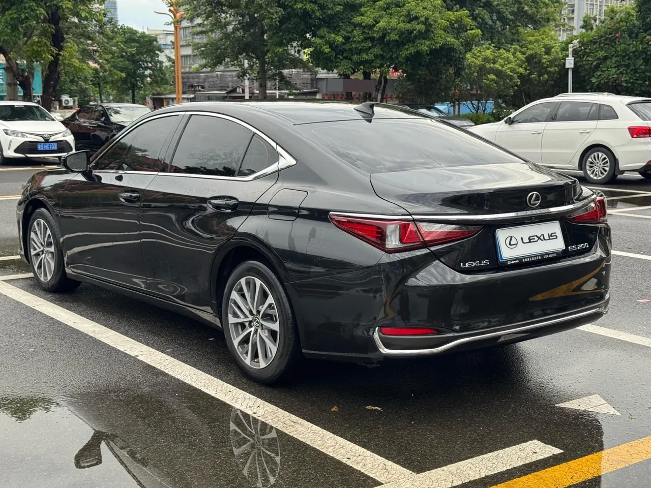 Lexus ES (Imported) 2022 ES200 2.0 Stepless Premium Edition Automatic Gear 7