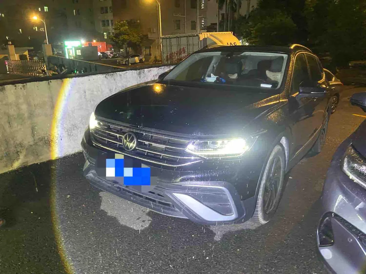 Open image lightbox: Volkswagen 2024 Tiguan L 2.0TSI 330TSI Two-Drive Smart Edition Automatic Gear