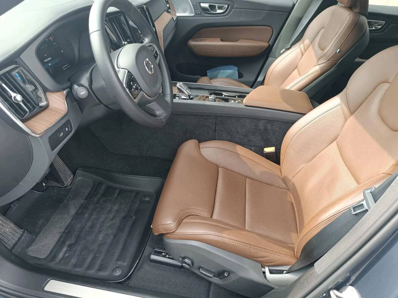 Volvo XC60 New Energy 2024 XC60 PHEV 2.0T T8 Long Endurance Four-wheel Drive Zhiya Deluxe Edition Automatic Gear 11