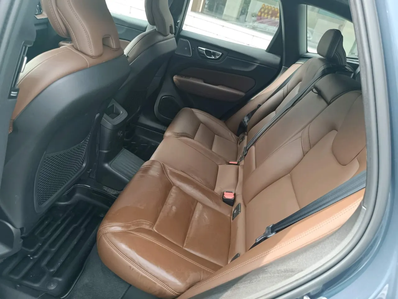 Volvo XC60 New Energy 2024 XC60 PHEV 2.0T T8 Long Endurance Four-wheel Drive Zhiya Deluxe Edition Automatic Gear 12