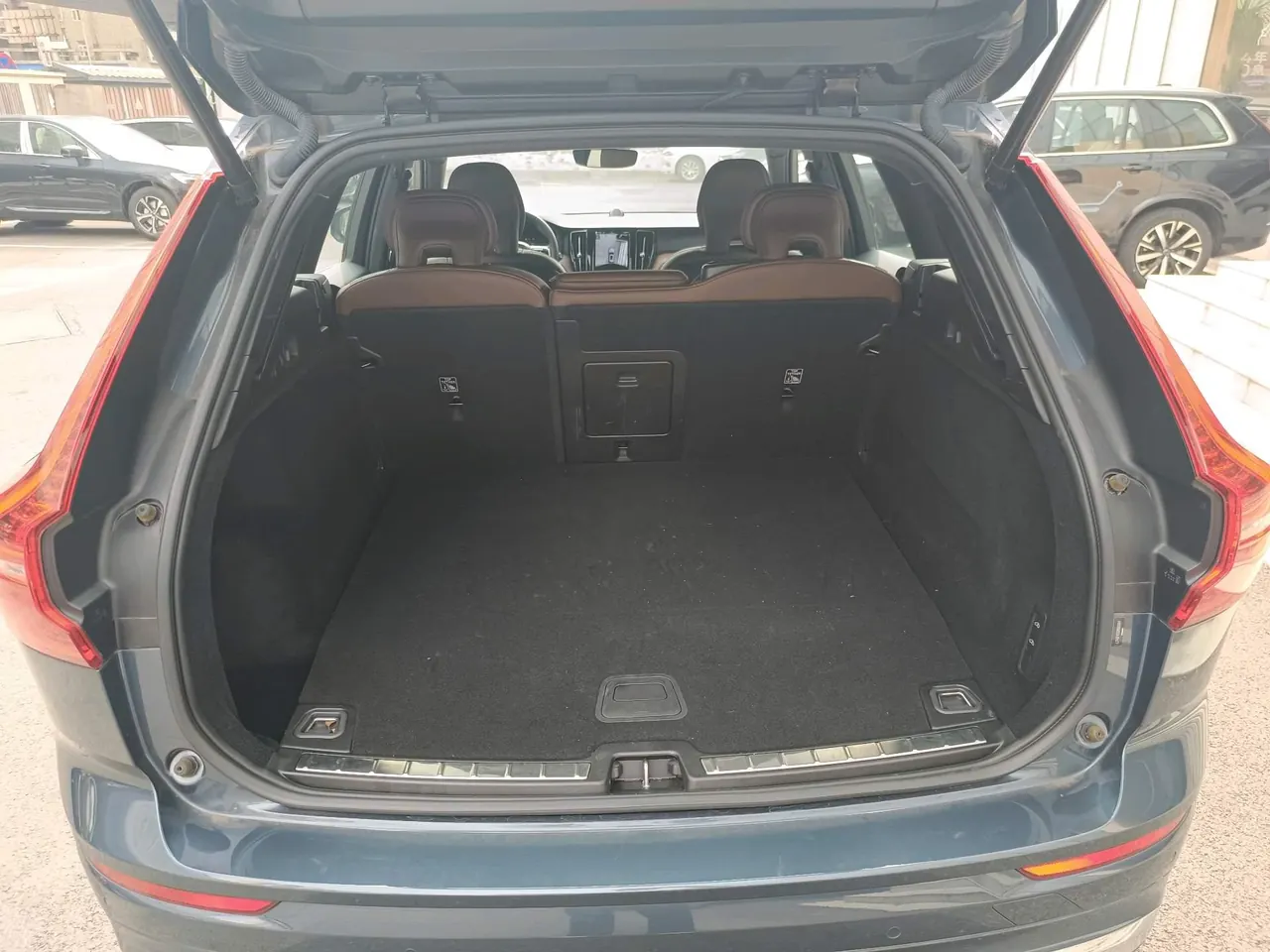 Volvo XC60 New Energy 2024 XC60 PHEV 2.0T T8 Long Endurance Four-wheel Drive Zhiya Deluxe Edition Automatic Gear 14