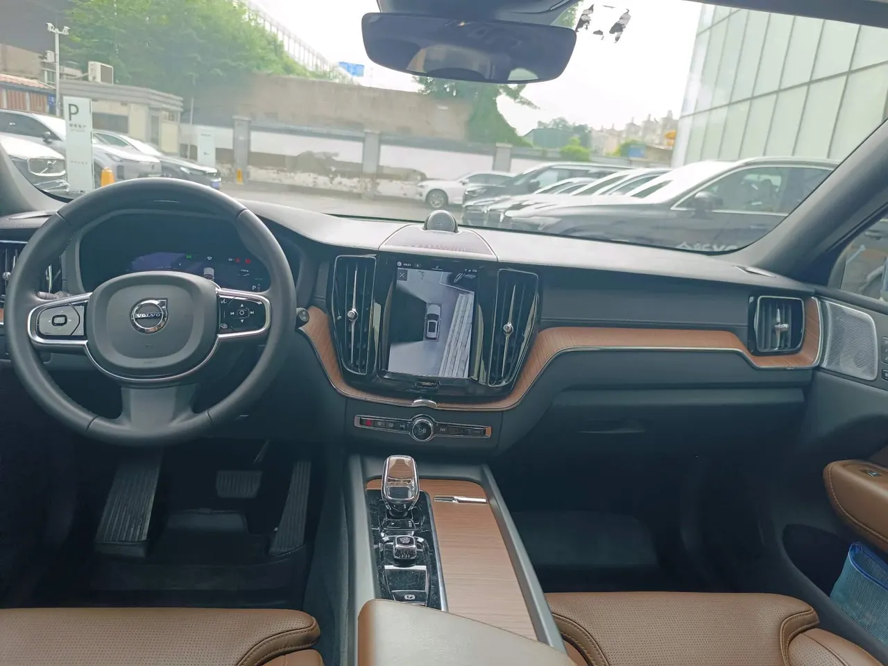 Volvo XC60 New Energy 2024 XC60 PHEV 2.0T T8 Long Endurance Four-wheel Drive Zhiya Deluxe Edition Automatic Gear 8