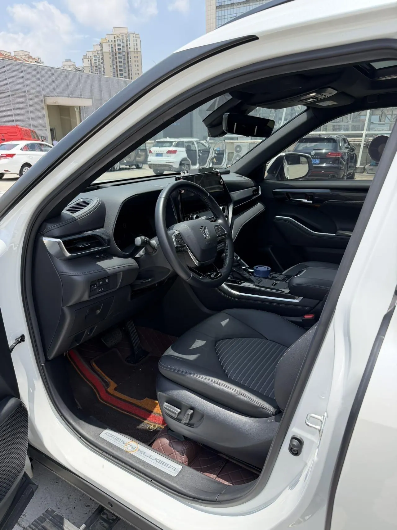 Toyota 2022 Crown Land Release 2.5 Stepless Four-wheel Drive Premium Edition Automatic Gear 4
