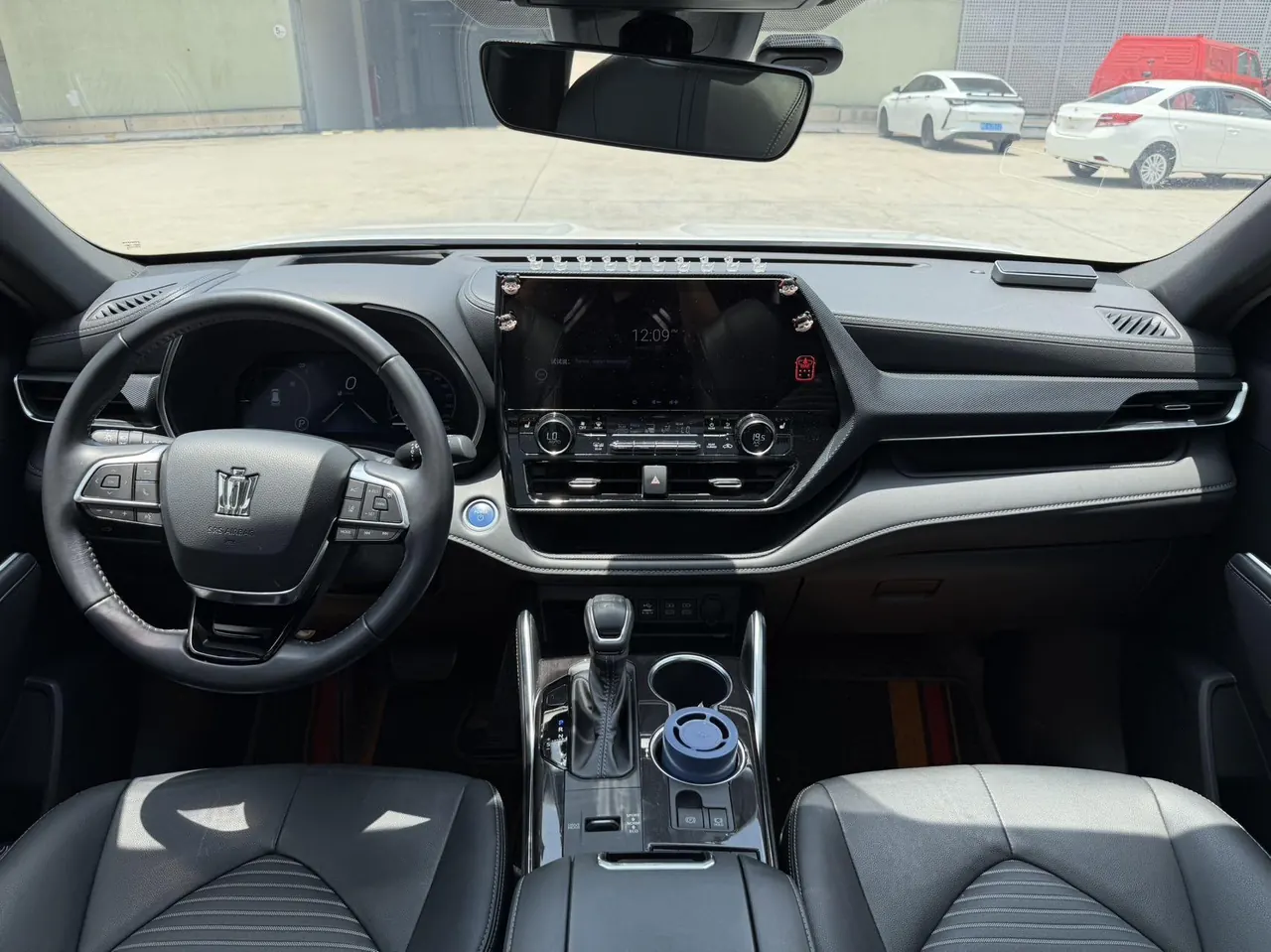 Toyota 2022 Crown Land Release 2.5 Stepless Four-wheel Drive Premium Edition Automatic Gear 6