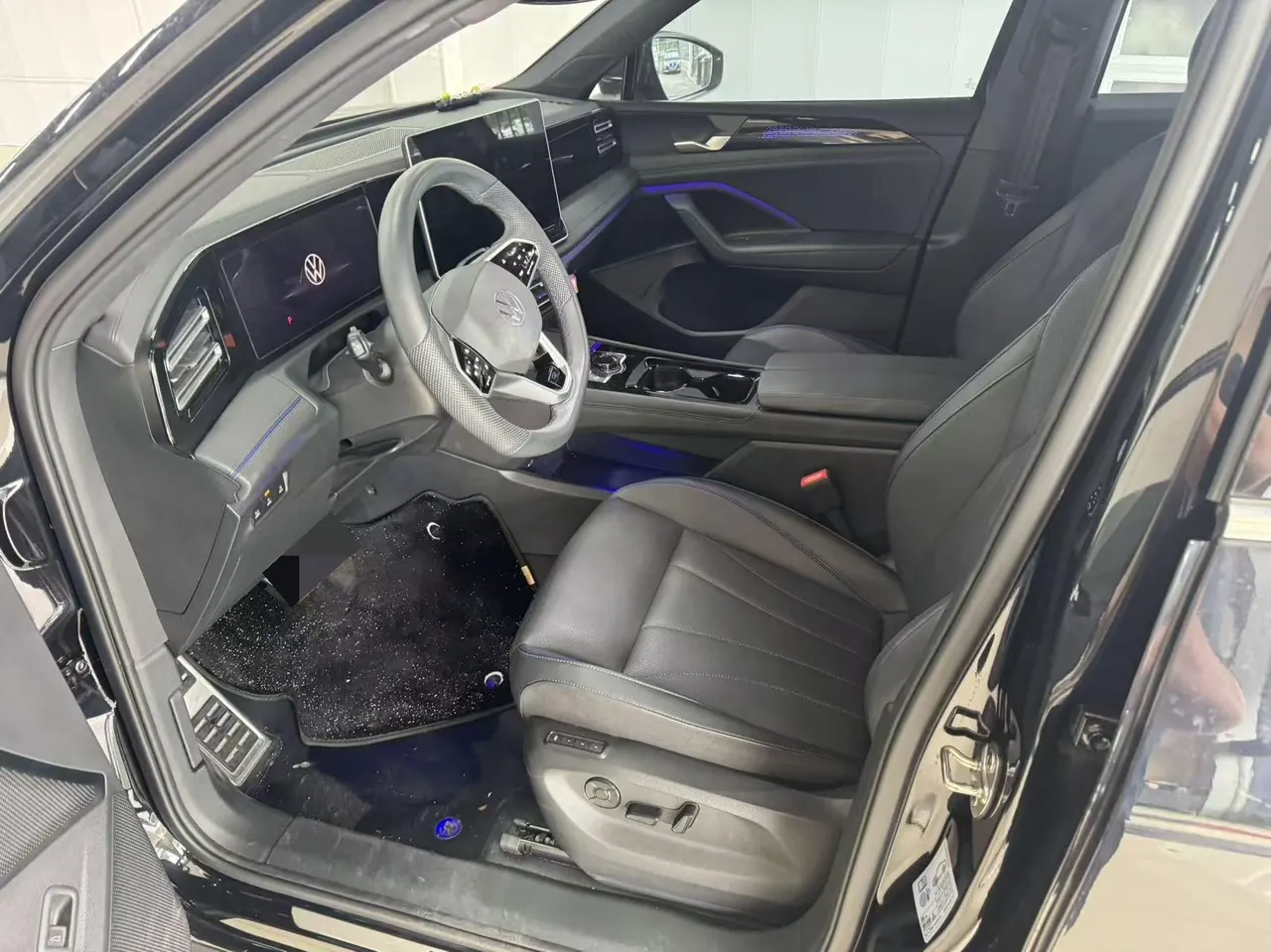 Volkswagen 2024 Tiguan L PRO 2.0TSI 330TSI Two-Drive R-Line Smart Collar Edition Automatic Gear 2