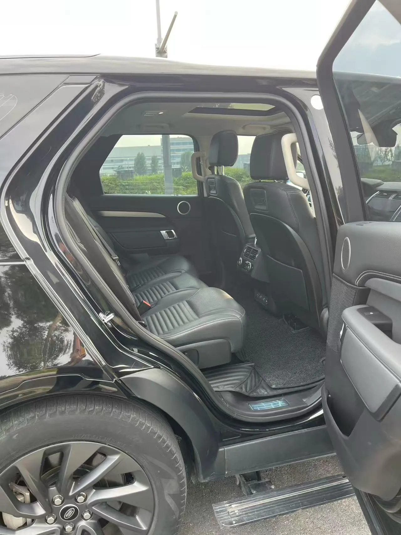 Land Rover found (imported) 2021 found 5 48V 3.0T 360PS R-Dynamic S automatic gear 8