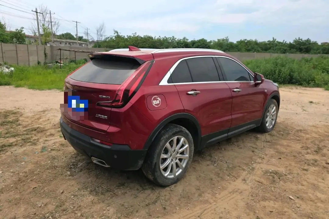 Cadillac 2021 XT4 2.0T 28T Two-Drive Technical Automatic Gear 3