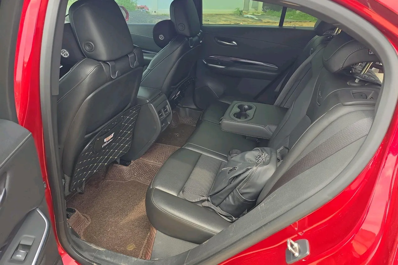 Cadillac 2021 XT4 2.0T 28T Two-Drive Technical Automatic Gear 4