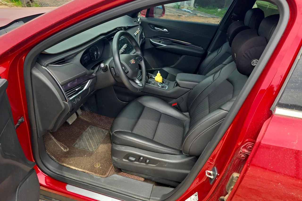Cadillac 2021 XT4 2.0T 28T Two-Drive Technical Automatic Gear 7