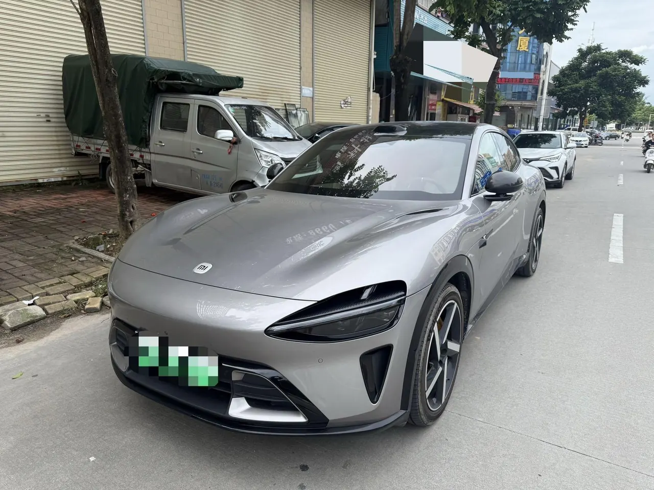 打开图片灯箱:MI 2025 YU7 Long Endurance High Performance Four-wheel Drive Max Edition Automatic Gear
