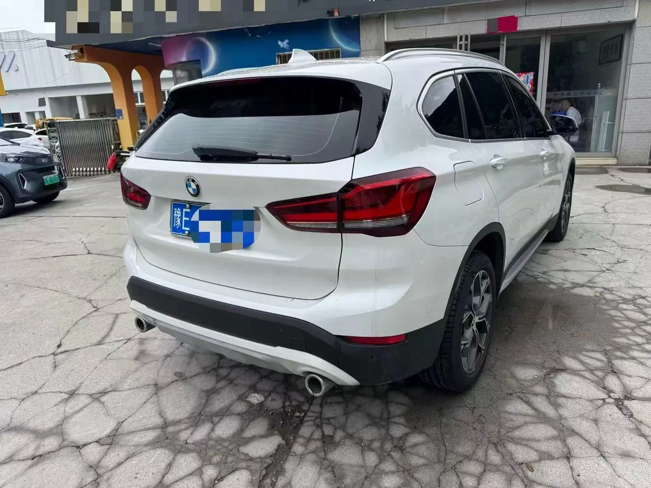 BMW 2022 X1 sDrive20Li 1.5T exclusive automatic gear 2