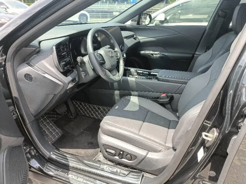 Lexus RX (Imported) 2026 RX300 2.0T Four-wheel Drive Edition Automatic Gear 3