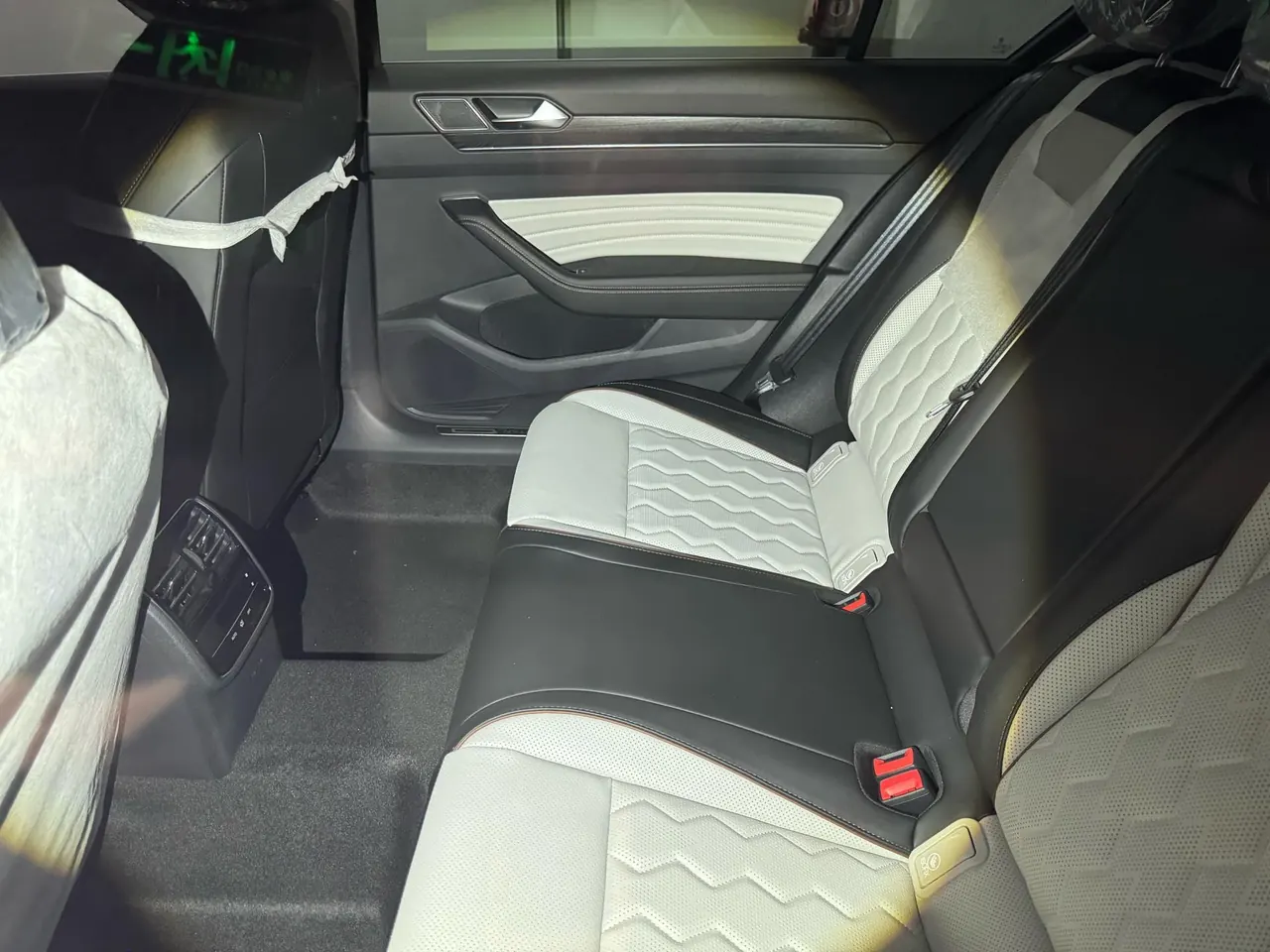 Volkswagen 2026 Magotan 2.0TSI 380TSI 30 million selected luxury automatic gear 3