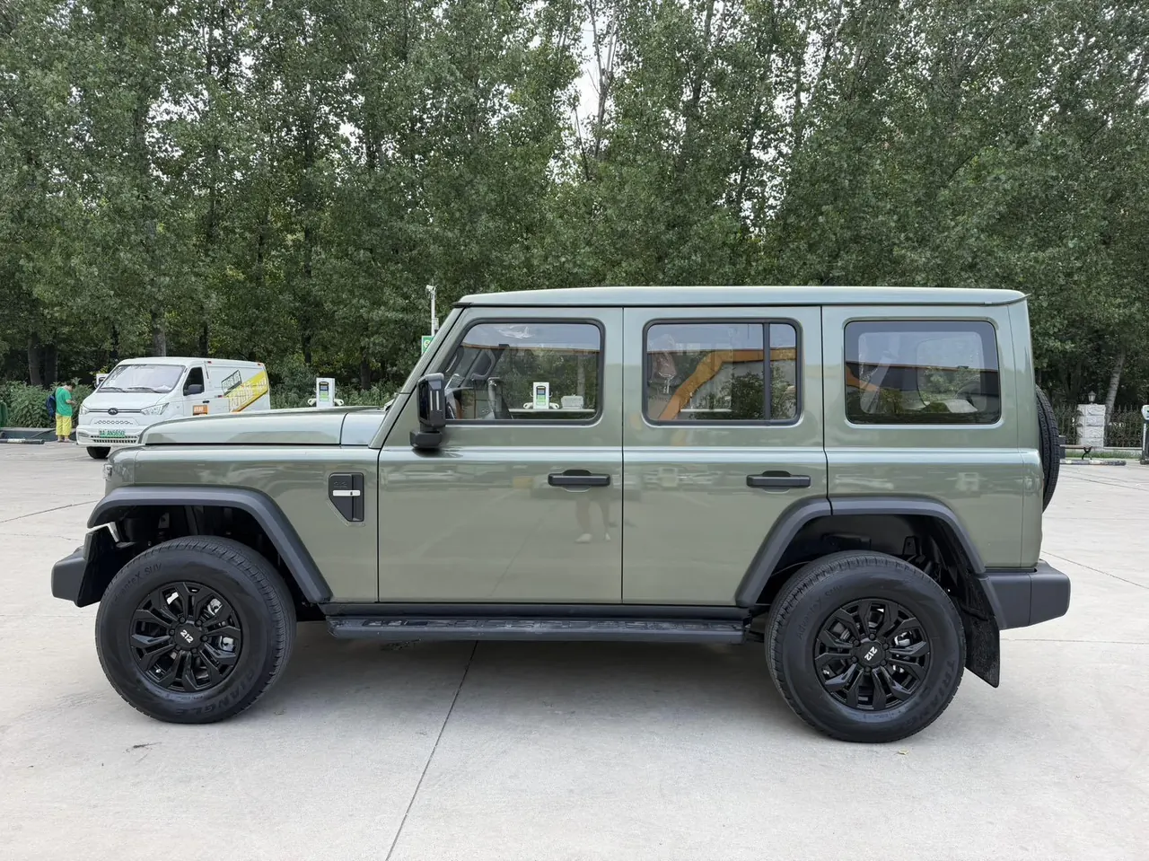 212 2024 T01 2.0T Explorer Automatic 3
