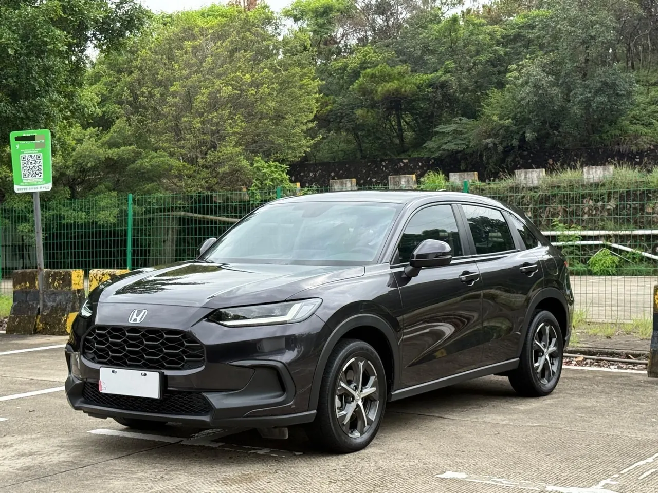 Открыть галерею: Honda 2023 ZR-V (in) 1.5T Stepless Technology Edition Automatic Gear
