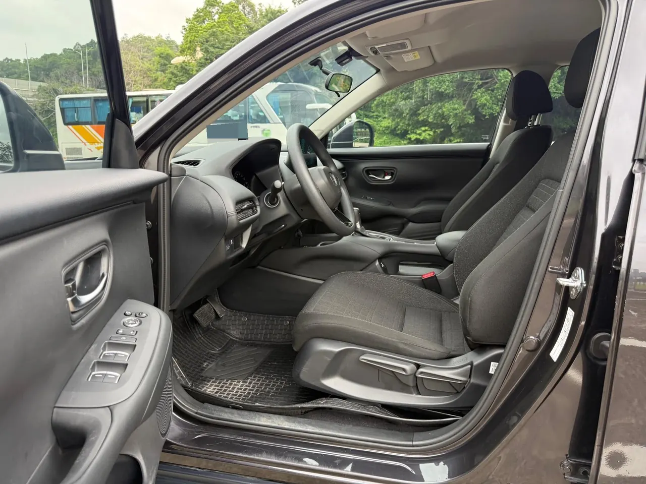 Honda 2023 ZR-V (in) 1.5T Stepless Technology Edition Automatic Gear 4