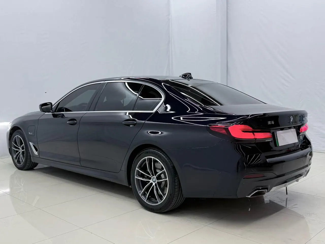 BMW 5 New Energy 2022 535Le 2.0T Pioneer Edition M Sports Suit (Change 3) Automatic Gear 9