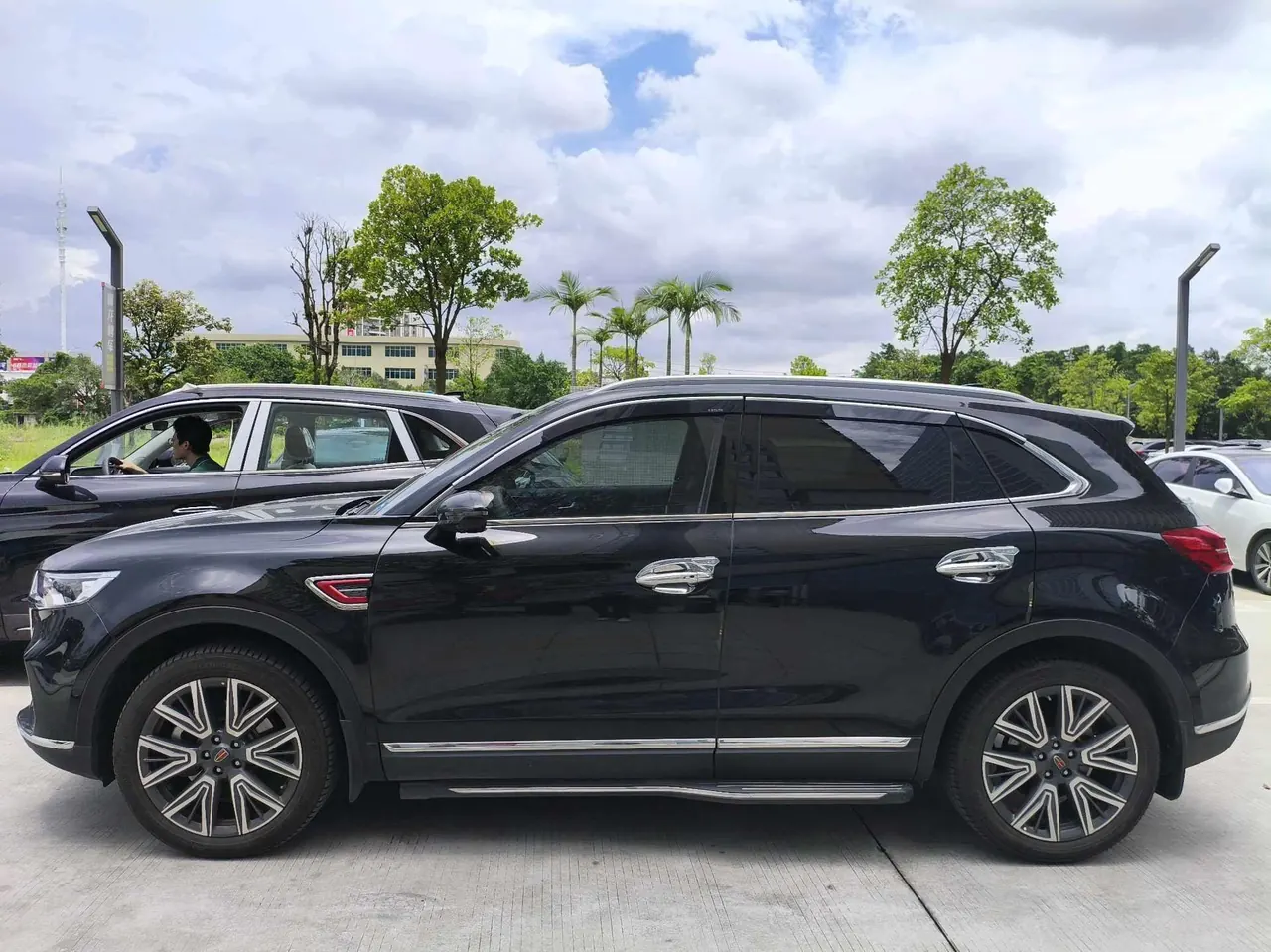 HongQi 2022 HS5 2.0T Zhilian Flag Hedonic Purchase Edition Automatic Gear 2