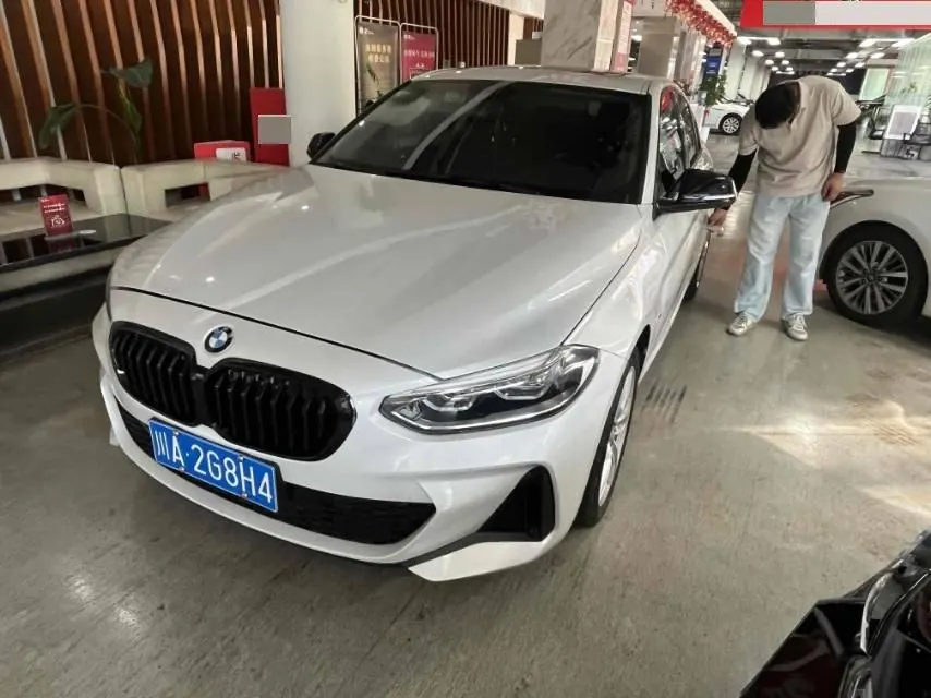 BMW 1 Series 2021 120i 1.5T M Sport Night Edition (facelift) Automatic - View 1