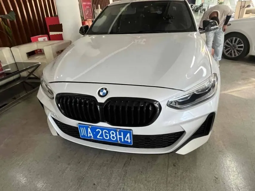 BMW 1 Series 2021 120i 1.5T M Sport Night Edition (facelift) Automatic 3