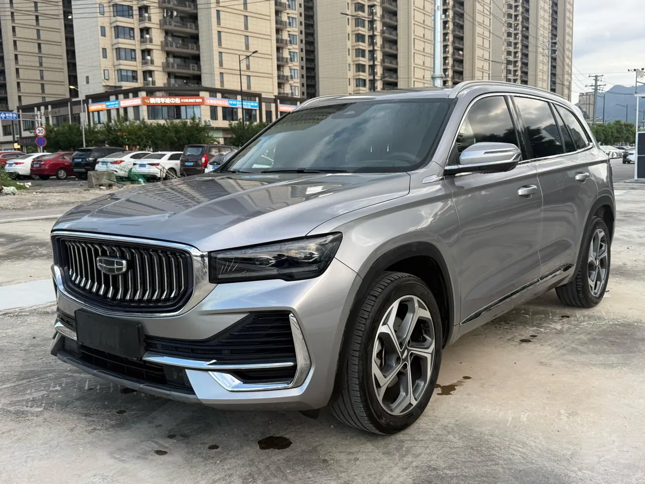 Открыть галерею: Geely 2024 XingyueL (Monjaro) 2.0TD EVO Two-Drive Long Wind Edition Automatic Gear