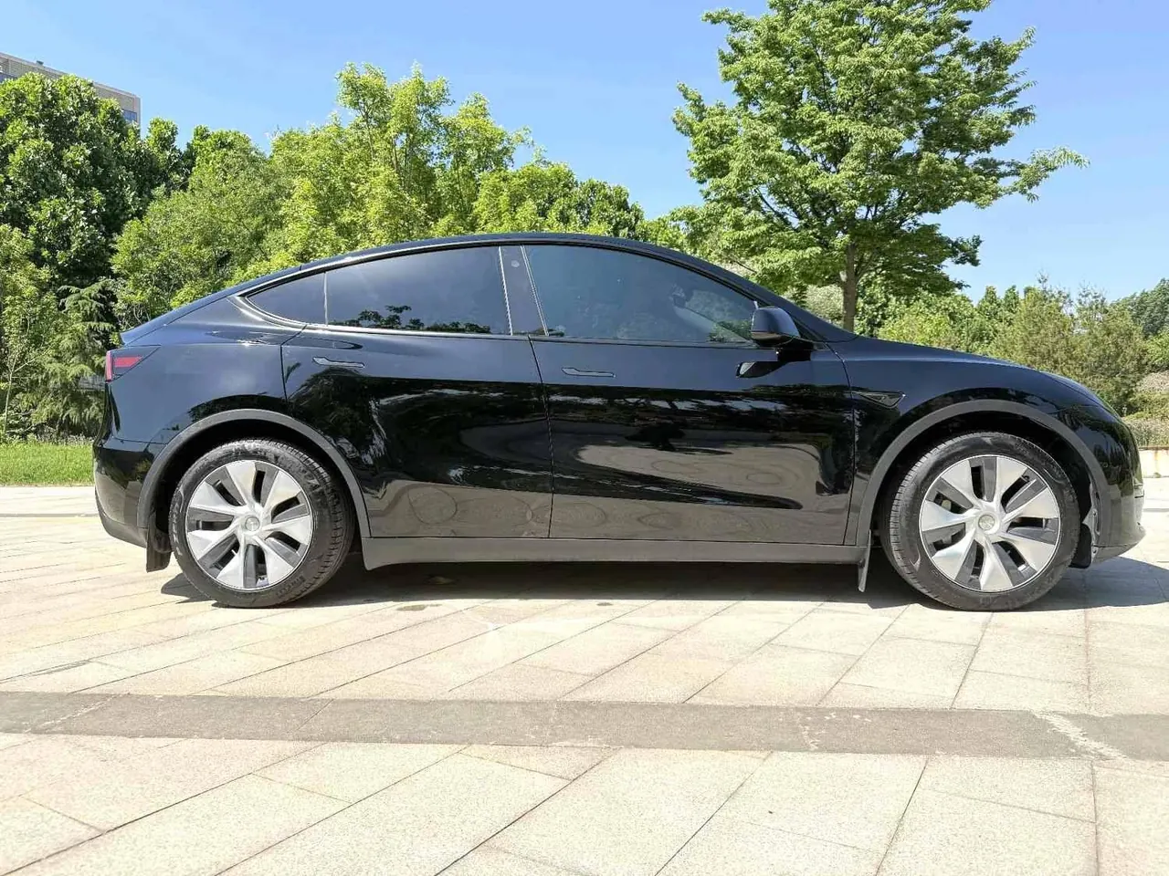 Tesla 2022 Model Y rear-wheel drive version (facelift) automatic gear 4