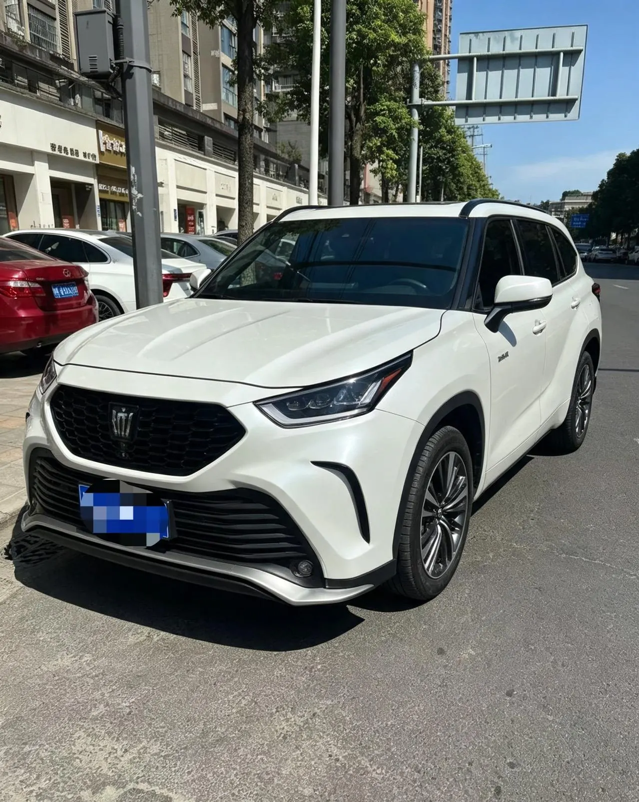 打开图片灯箱:Toyota 2026 Crown Land Release HEV 2.5 Stepless Four-wheel Drive Premium Edition Automatic Gear