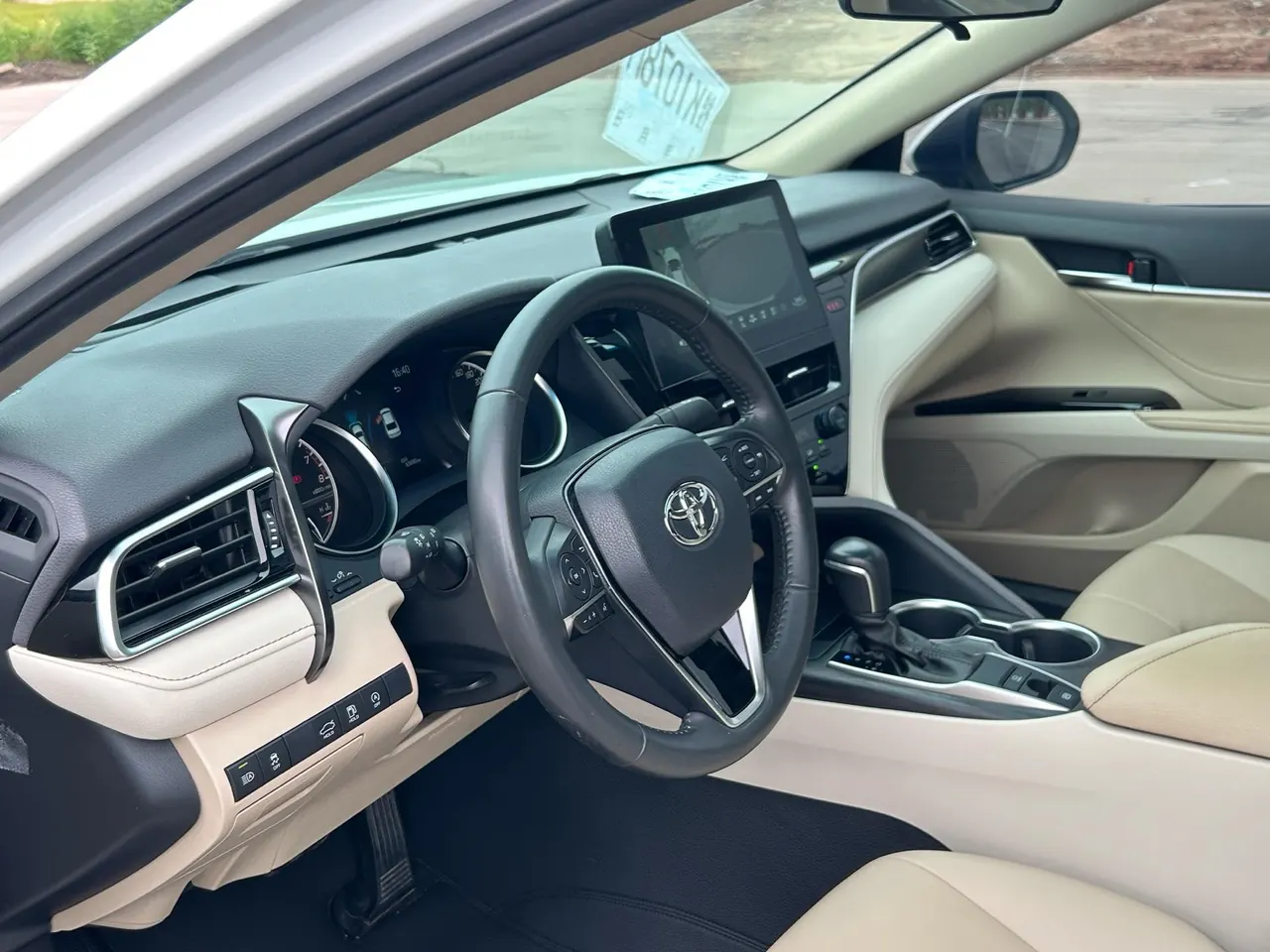 Toyota 2021 Camry 2.0G Stepless Deluxe Edition Automatic Gear 10
