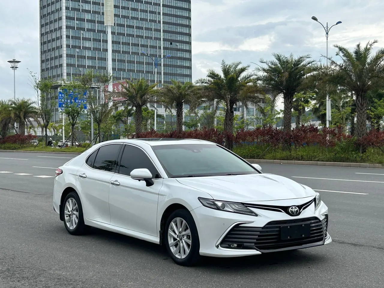 Toyota 2021 Camry 2.0G Stepless Deluxe Edition Automatic Gear 3