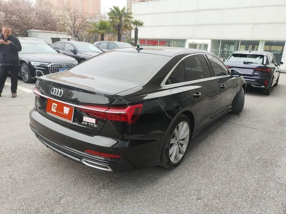 Audi 2021 A6L 2.0TFSI 45TFSI Selected Dynamic Automatic 3