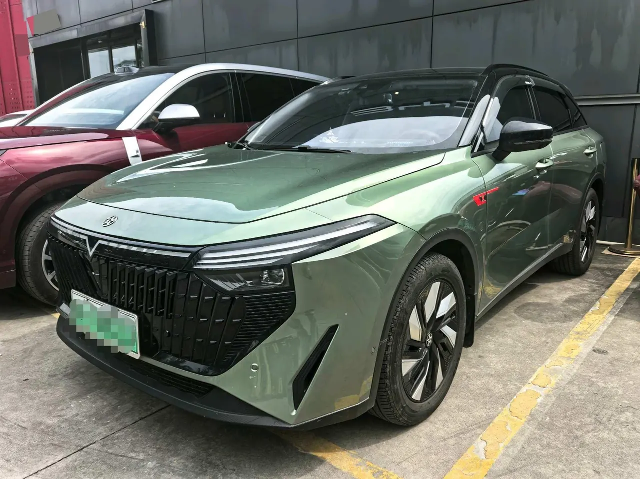 打开图片灯箱:Venucia 2023 large V DD-i super hybrid 1.5T stepless 110km iT version automatic gear