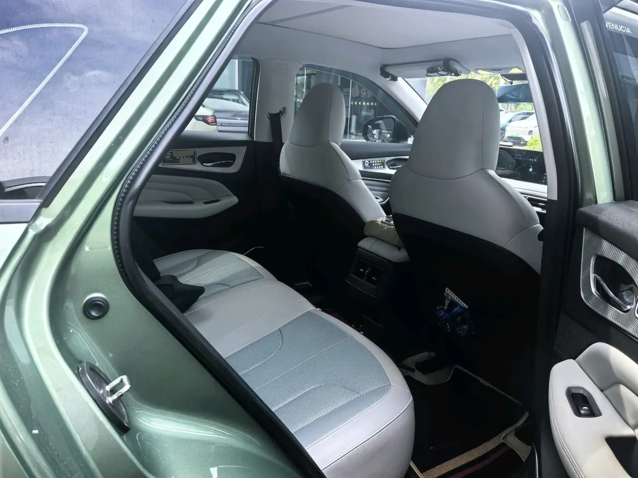 Venucia 2023 large V DD-i super hybrid 1.5T stepless 110km iT version automatic gear 6