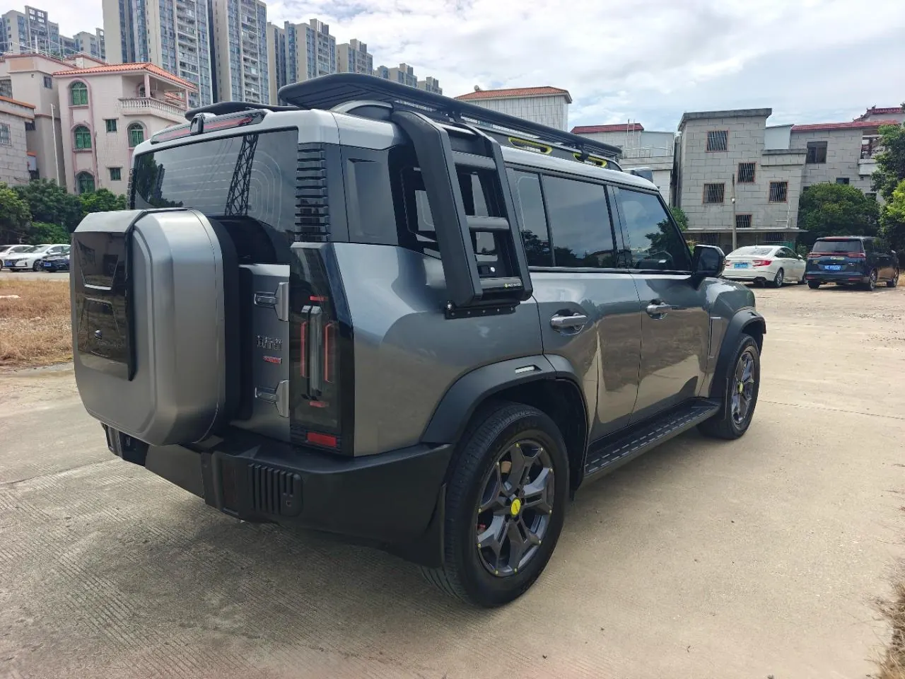 Jetour 2023 Traveler 2.0T Four-wheel Drive Conquers Automatic Gear 3