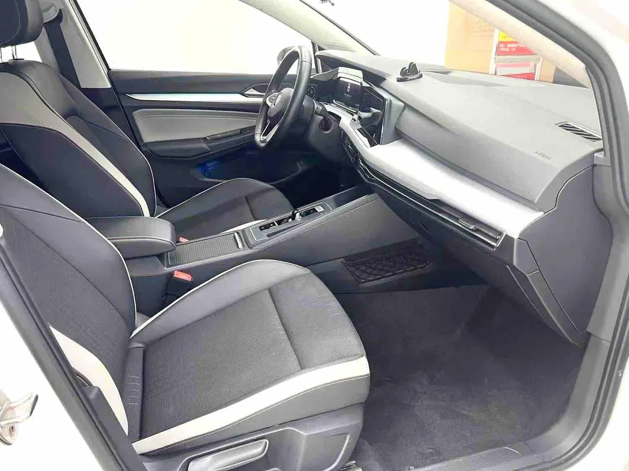 Volkswagen 2021 Golf 8 PRO 1.4TSI 280TSI Automatic 9