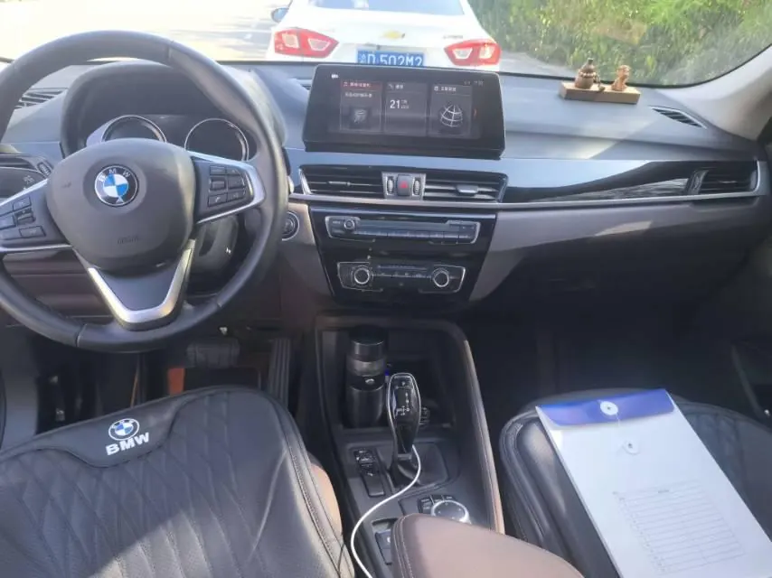 BMW 2021 X1 sDrive20Li 1.5T fashion automatic gear 2