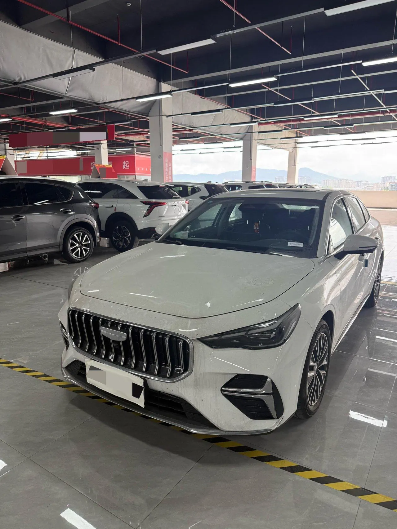Geely 2026 emgrand -3-compartment 1.5T honorable automatic gear - View 1