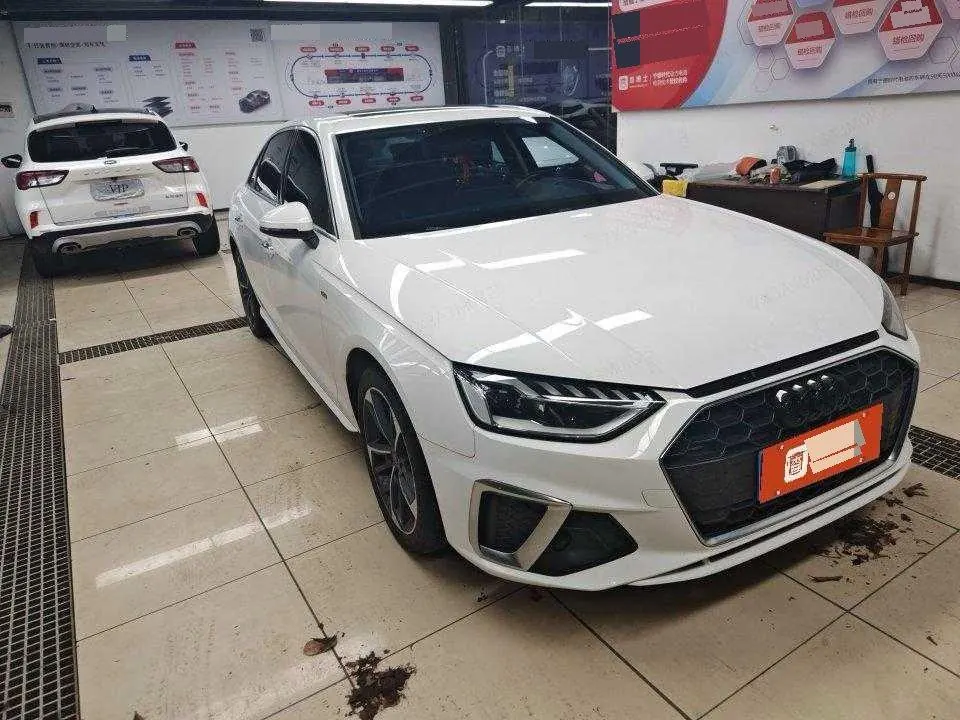 Audi 2022 A4L 2.0TFSI 40TFSI Fashion Dynamic Automatic 2