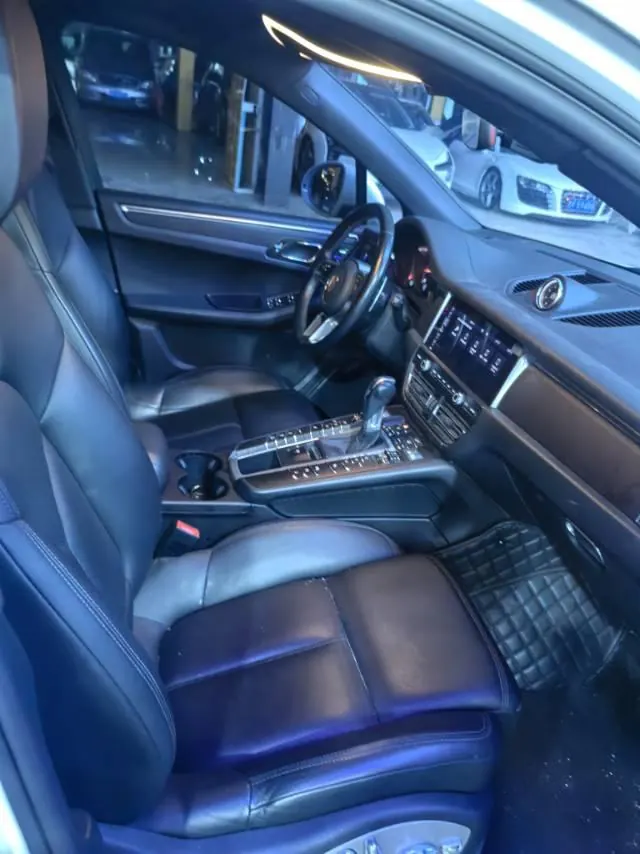 Porsche Macan (Imported) 2021 Macan 2.0T Automatic Gear 3