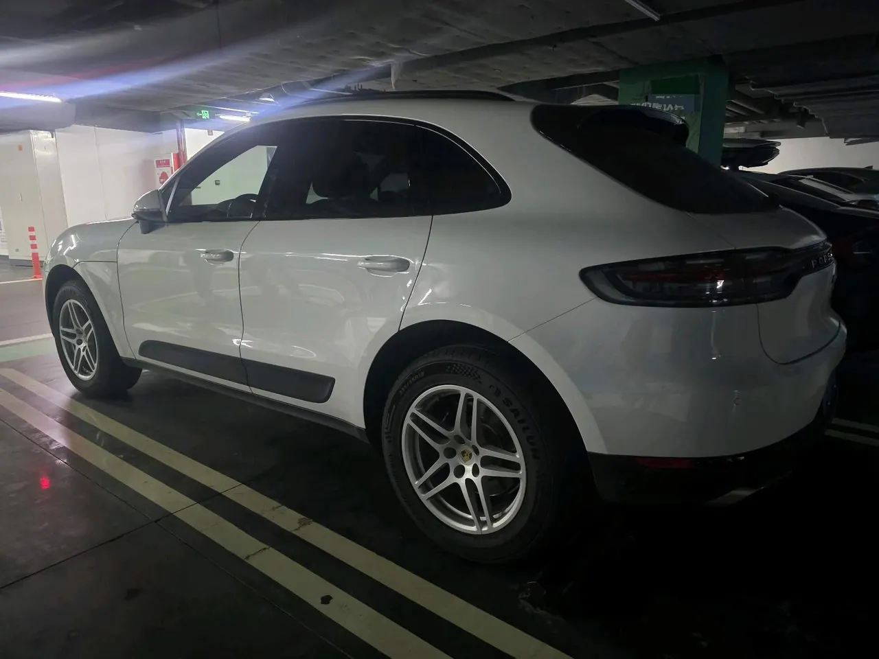 Porsche Macan (Imported) 2021 Macan 2.0T Automatic Gear 4