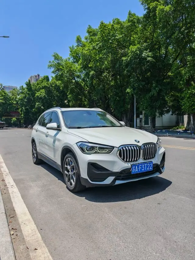 BMW 2021 X1 sDrive25Li 2.0T Leading Automatic Gear 3