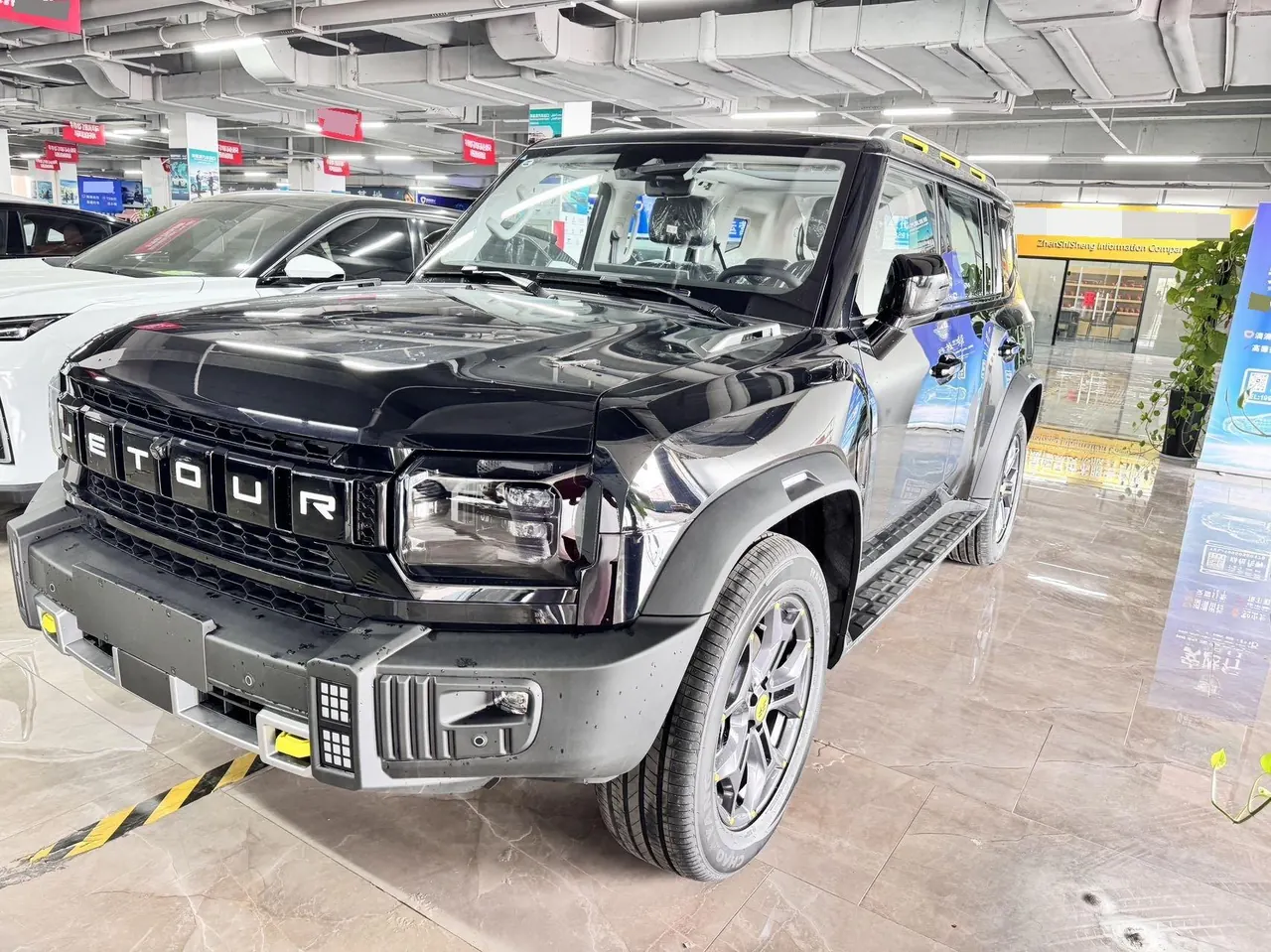 Открыть галерею: Jetour 2026 Travelers C- DM 1.5T 129km Travel Edition 5-seat Automatic Gear