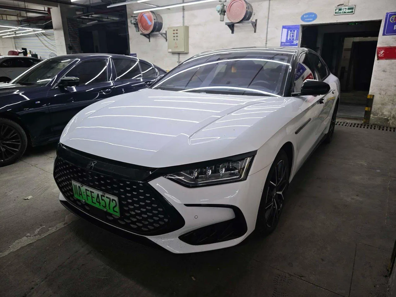 打开图片灯箱:BYD 2022 Han DM-p 1.5T stepless 202KM four-wheel drive flagship automatic gear