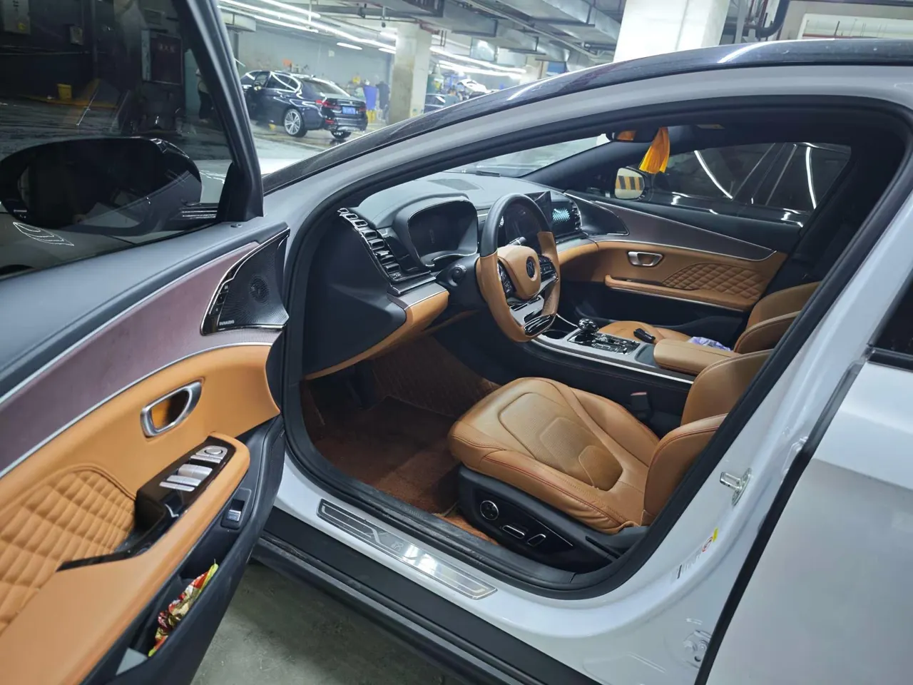 BYD 2022 Han DM-p 1.5T stepless 202KM four-wheel drive flagship automatic gear 2