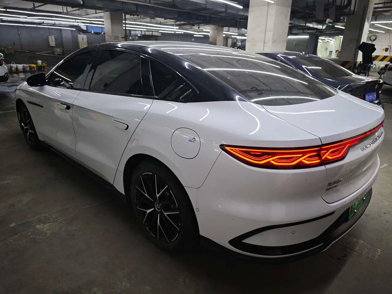 BYD 2022 Han DM-p 1.5T stepless 202KM four-wheel drive flagship automatic gear 3