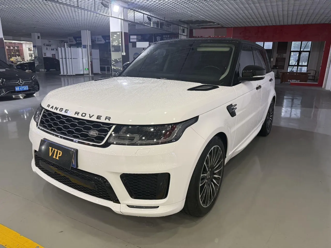 Открыть галерею: Land Rover Range Rover Sport (Imported) 2021 Range Rover Sport 48V 3.0T L6 SE Automatic Gear