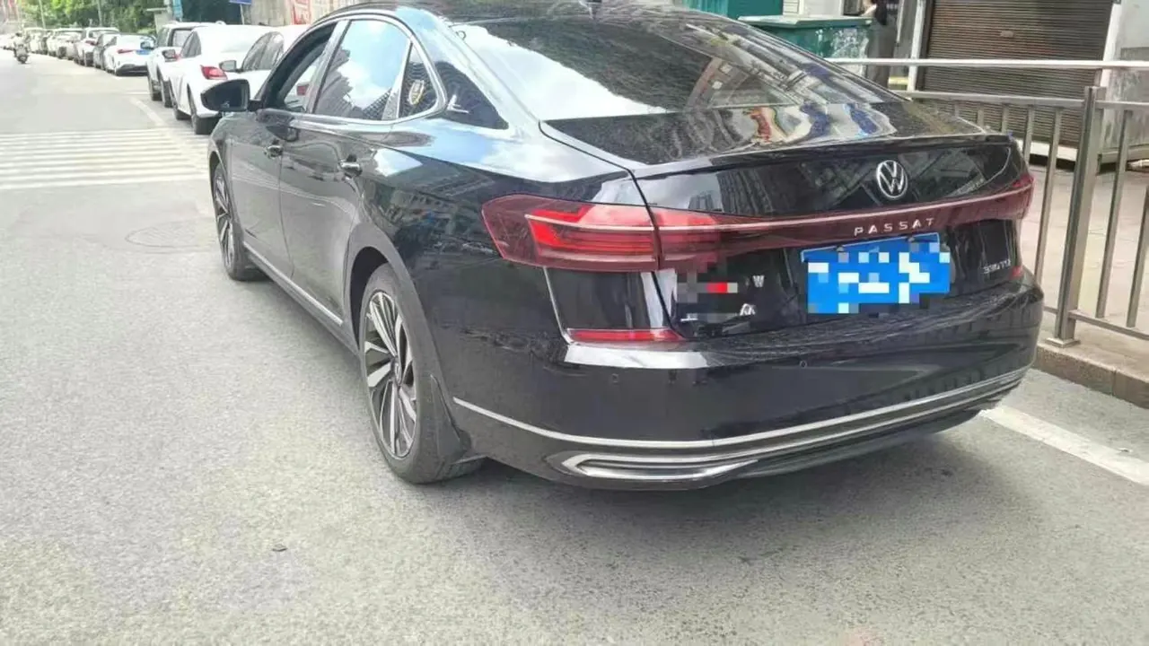 Volkswagen 2022 Passat 2.0TSI 330TSI Elite Edition Automatic 5