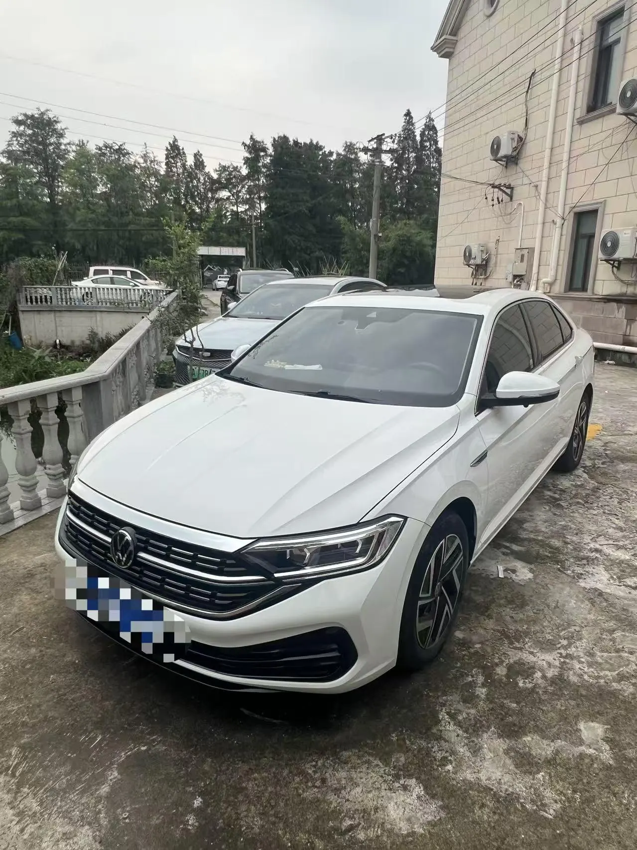 Volkswagen 2023 Sagitar 1.5TSI 300TSI Exceed Edition Automatic - View 1