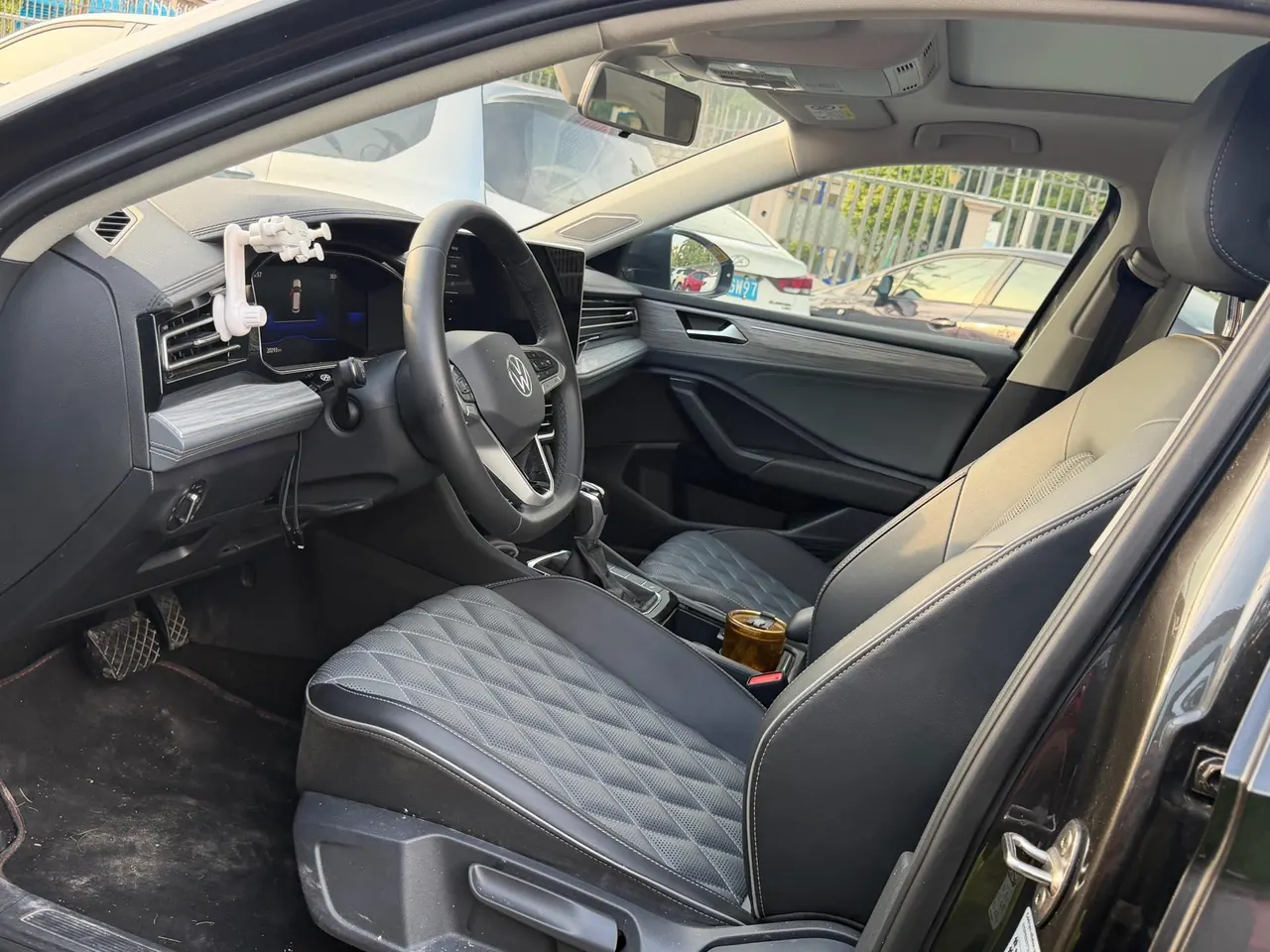 Volkswagen 2023 Sagitar 1.5TSI 300TSI Exceed Edition Automatic 3