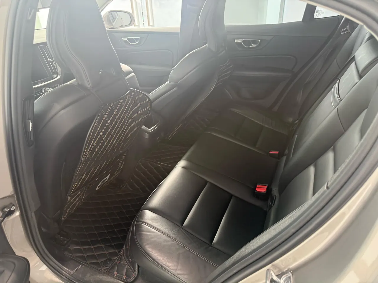 Volvo 2021 S60 2.0T T4 Zhiyi Deluxe Edition Automatic Gear 7